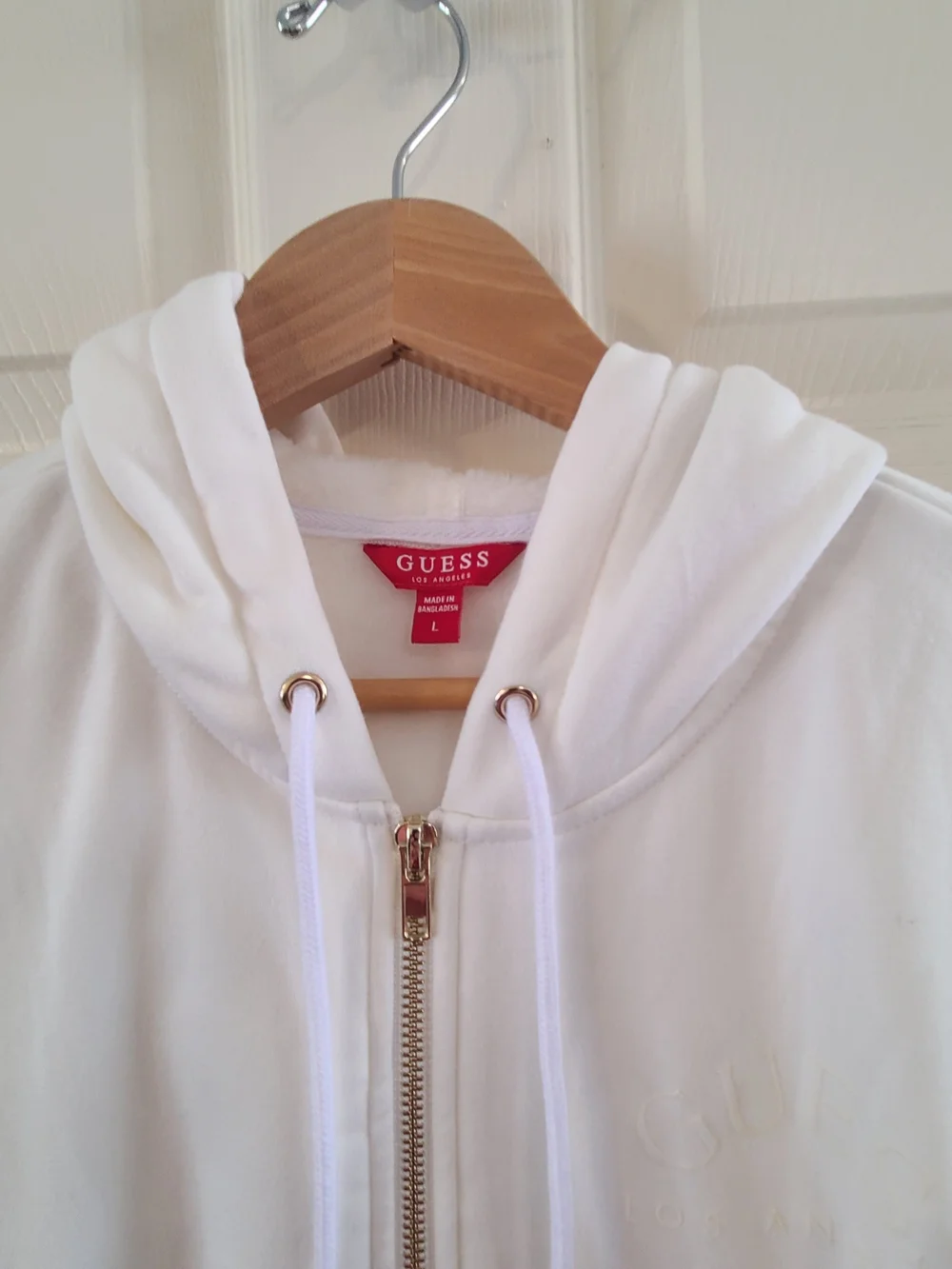 GUESS White Two-Piece Hoodie & Jogger Set with Gold Stripe Size L
